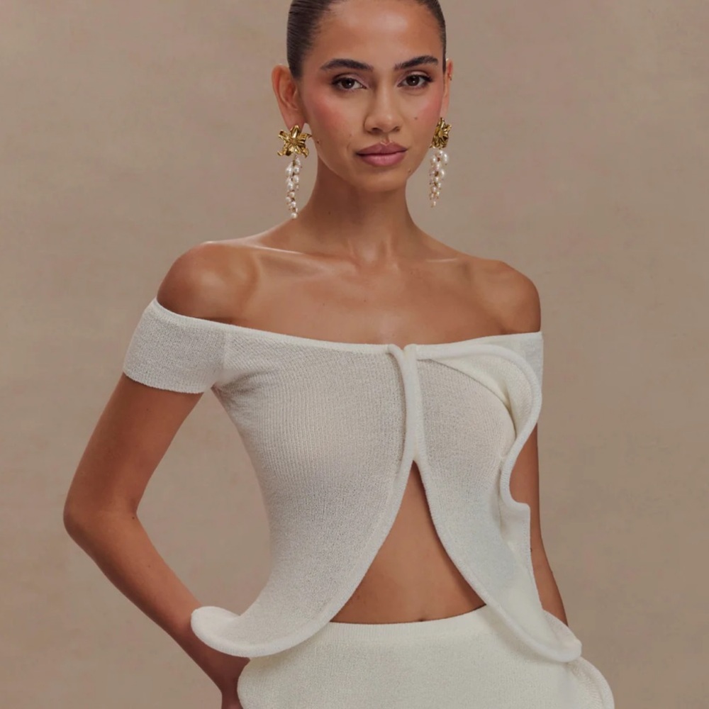 Meshki Hailey Off Shoulder Knit Top NWT Medium